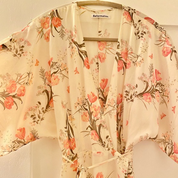 Reformation Karen Wrap Dress in Leila Floral - Picture 5 of 7